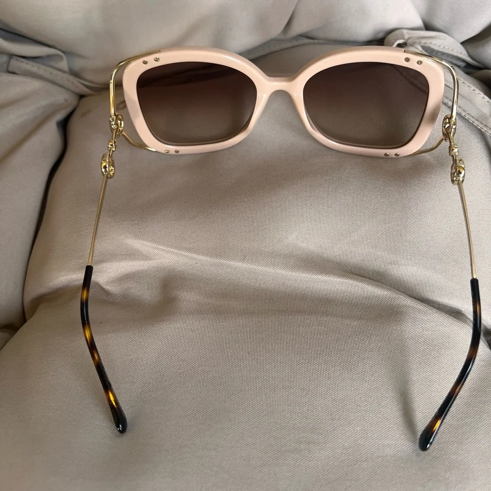 GUCCI NEW SUNGLASSES WITH CASE❤️🔥 - Picture 9 of 16